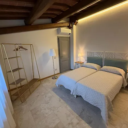 Spacious In With Shared Pool Vakantiehuis *