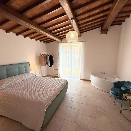 Spacious In With Shared Pool Poppi