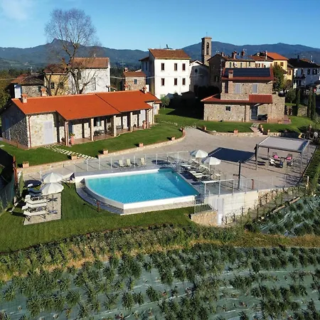 Spacious In With Shared Pool Vakantiehuis