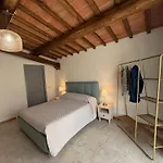 Spacious In With Shared Pool Poppi