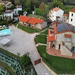Ferienhaus Spacious In With Shared Pool