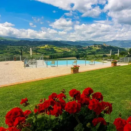 Spacious In With Shared Pool بيت للعطل بوبّي