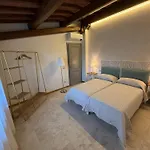 Spacious In With Shared Pool 펜션 *