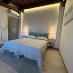 Spacious In With Shared Pool 펜션 포피